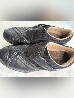 REEBOK Black Leather & Mesh Women’s Walking Shoes Velcro Strap Sneakers SIZE 9